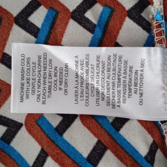 💙T Tahari💙 - Geometric Top - Picture 14 of 16